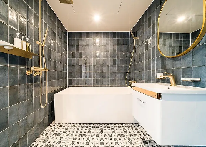 Hotel H Avenue Jeonggwan Branch *