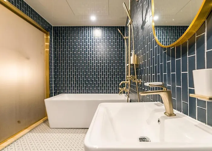 H Avenue Jeonggwan Branch Hotel *