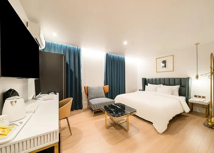 H Avenue Jeonggwan Branch Hotel
